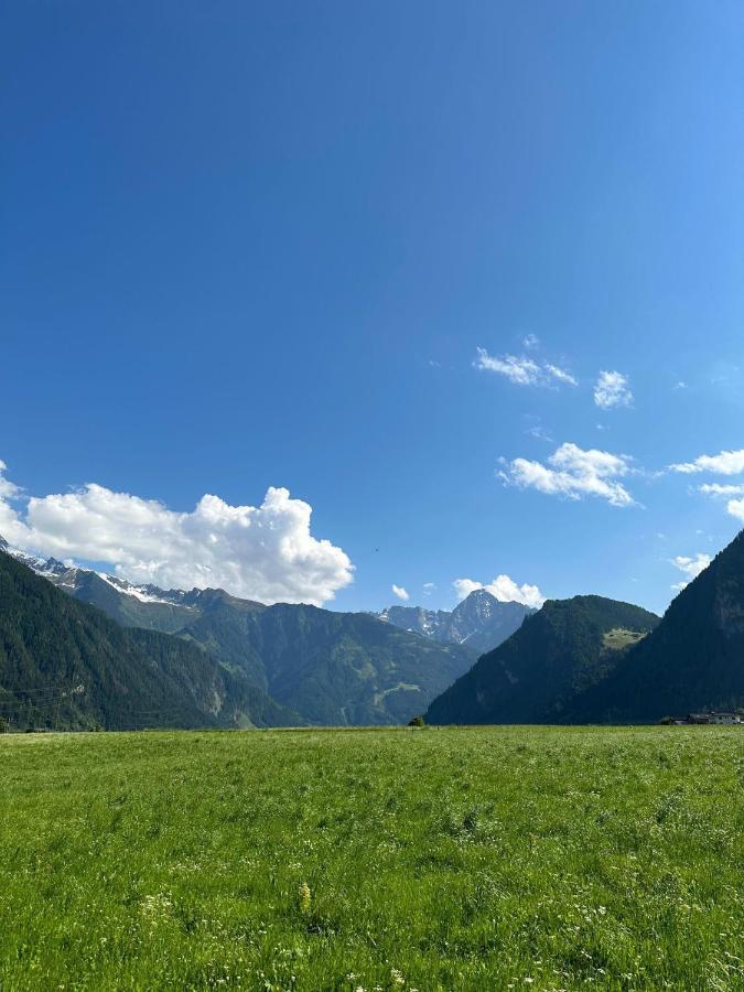 Cozy Loft In The Alps Of Zillertal Appartement Schwendau Buitenkant foto